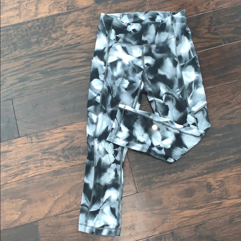 Cropped Patterned Lululemon Leggings